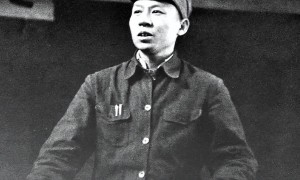 不是元帅,地位与威望却比十大元帅还高,他们是谁?